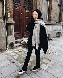 Do you think that Muslim women should stop wearing hijabs?