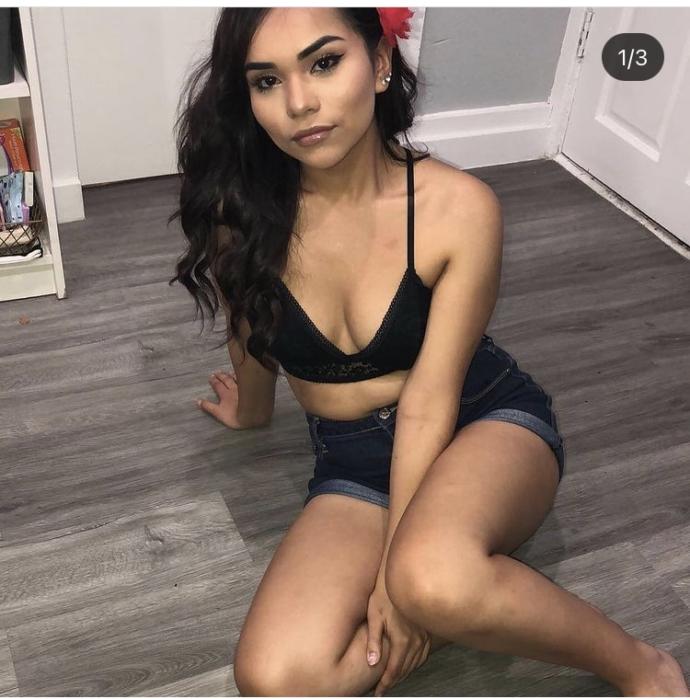 To the females that said my conversation starter are “ shit “ BIG MIDDLE FINGER TO YOU 😭😭😭 lol jp but check me out?