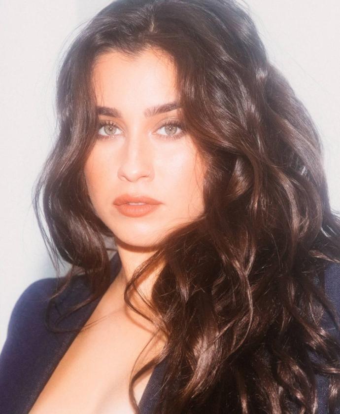 Whos the hottest girl from Faith harmony pick 2 because Im cheating vote goes to number one ?