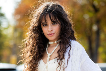 Whos the hottest girl from Faith harmony pick 2 because Im cheating vote goes to number one ?