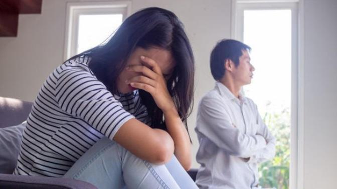 What does a roller coaster relationship mean?