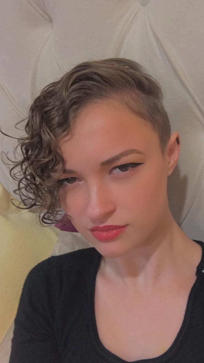 What types of hairstyles should I try?