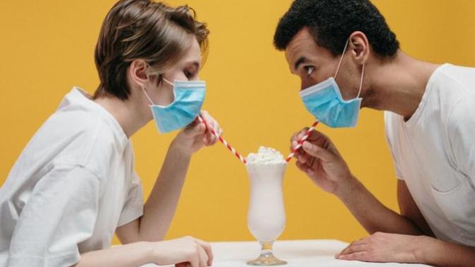 How do you handle face masks in dating, relationships, or friendships?