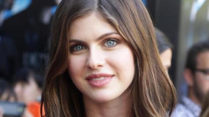 Do you think Alexandra Daddario is pretty?