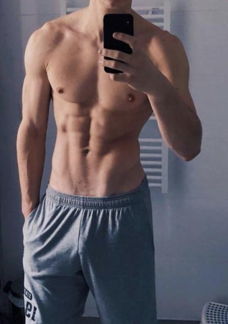 Girls, what kind of man's body is very sexy for you?