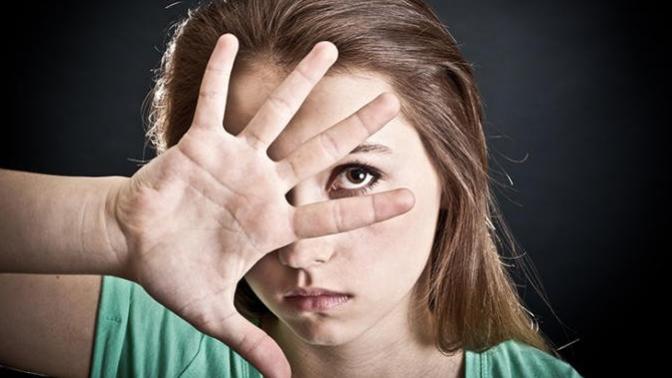 "Look but don't touch" - how do you deal with someone who hates being touched?