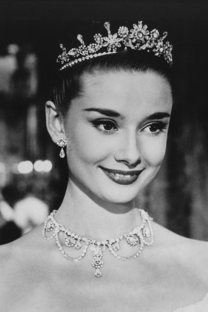 Do you think Elizabeth Taylor, Grace Kelly or Audrey Hepburn is the prettiest woman?