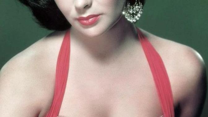 Do you think Elizabeth Taylor, Grace Kelly or Audrey Hepburn is the prettiest woman?