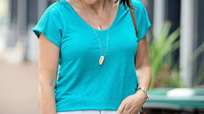 Girls mixing gold and silver jewelry, is that acceptable or frowned upon?