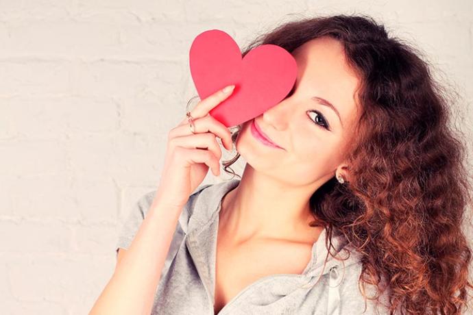When will women start being romantic to men? Am I missing something here?
