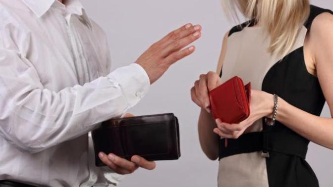 Should I let a guy pay for more dates and let him take the lead more in general?