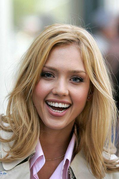 What do you think of girls whose eyebrows are different color than their actual hair?