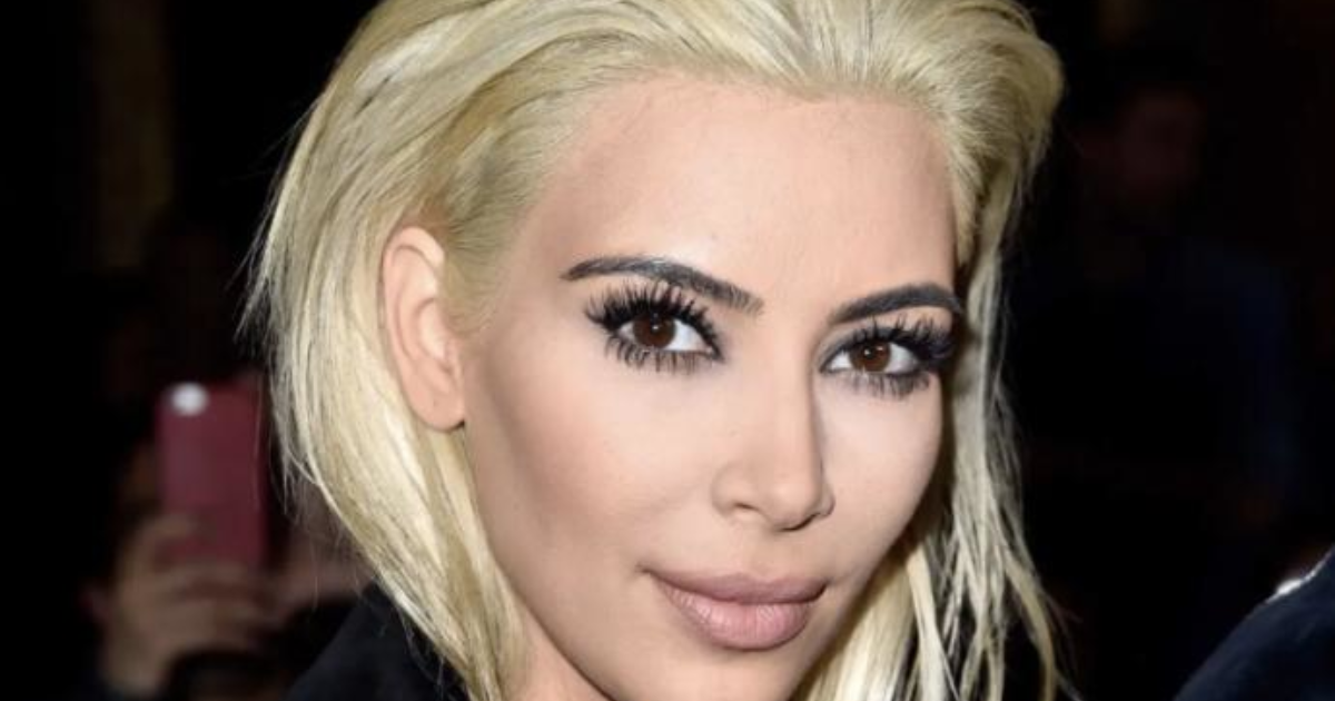 What do you think of girls whose eyebrows are different color than