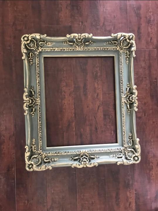 Which frame for my dogs portrait? Square or oval?
