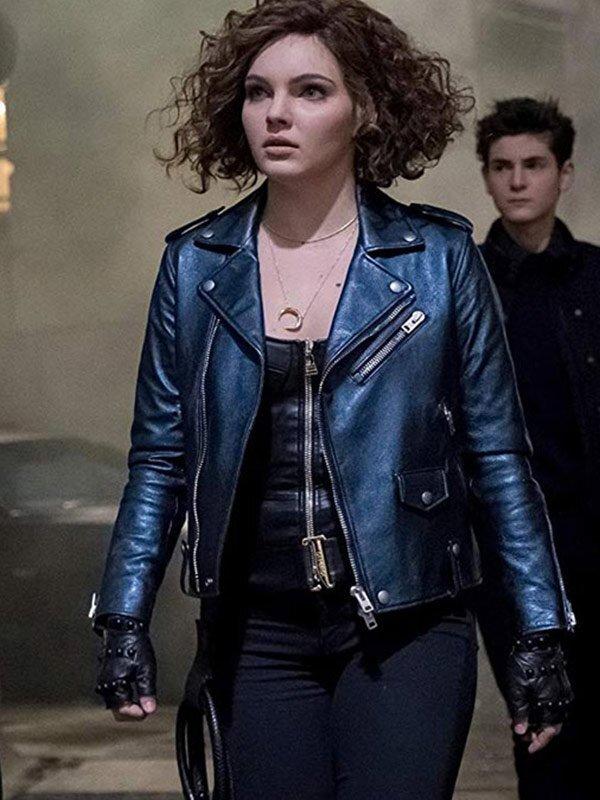 Who do You think Batman deserves to be in a lasting relationship with more Catwoman, Talia al Ghul or Wonder Woman?