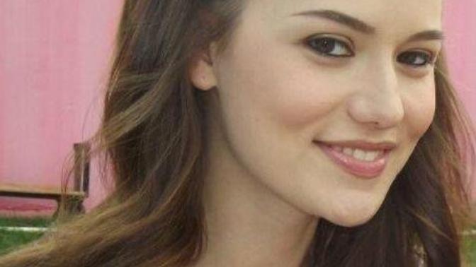 Do you think Fahriye Evcen is pretty?