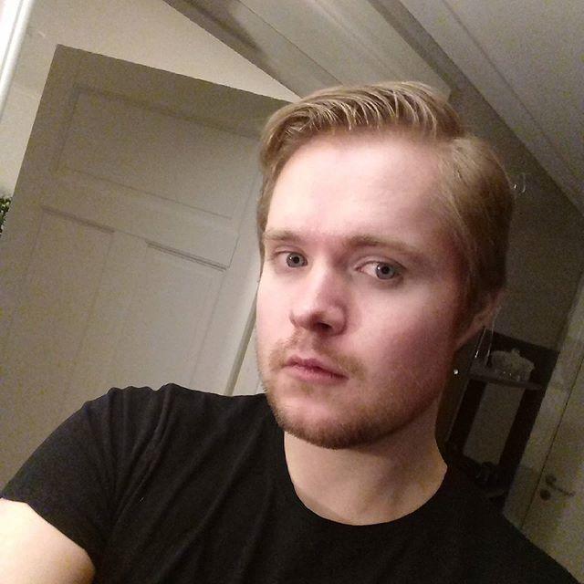 Short, medium or long hair on a man?
