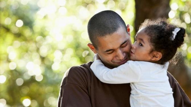 Can a guy adopt a kid by himself?