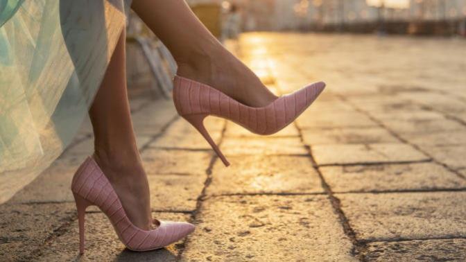 GUYS, what is something women wear that attracts you?