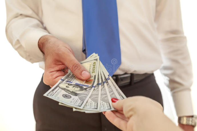 Do women feel insulted when a man spends money on her?