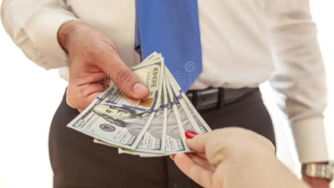 Do women feel insulted when a man spends money on her?