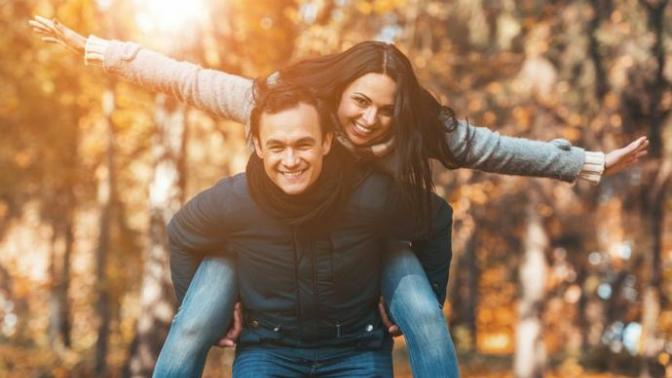 What is the most important factor in keeping love alive in a relationship?