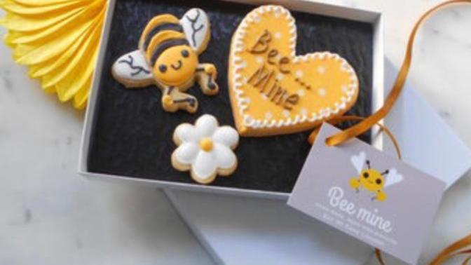 Is this a nice valentines gift to give boyfriend of 6 months?