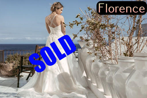 Girls, If youre married already, what did you do with your wedding dress after the wedding?
