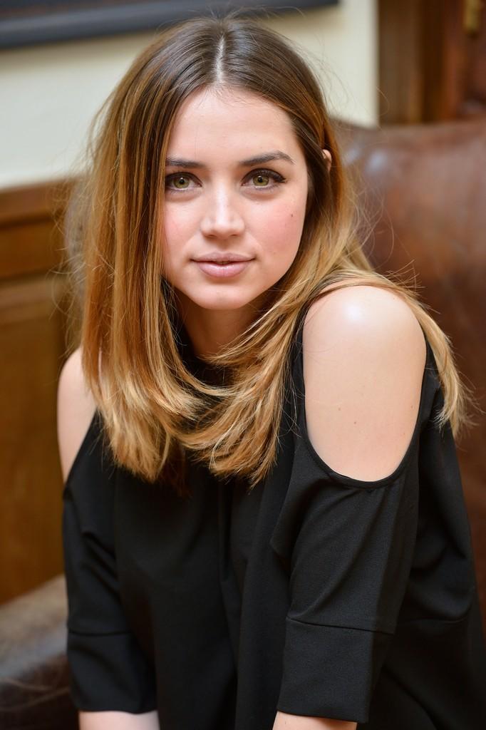 Do you think actress Ana de Armas is a pretty woman?