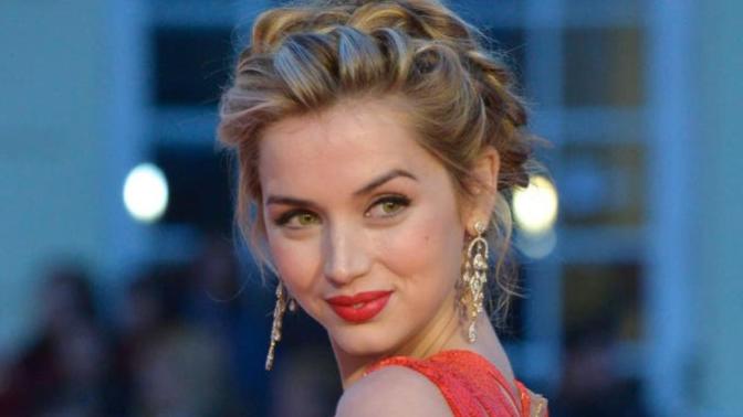 Do you think actress Ana de Armas is a pretty woman?