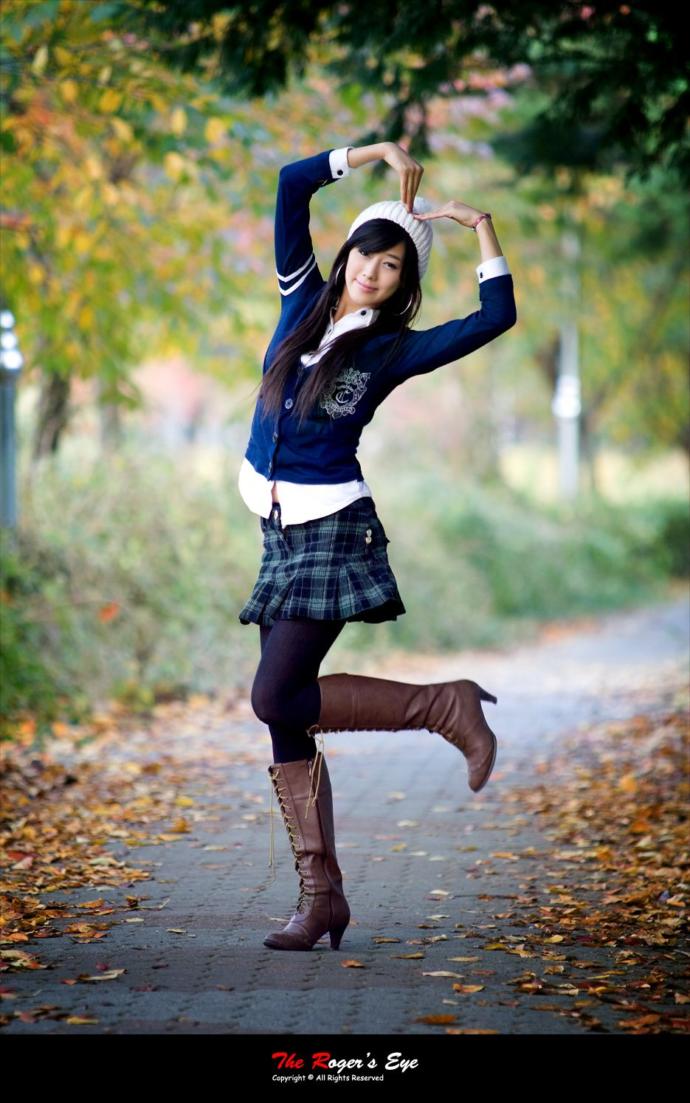 Is the ‘heart pose” an okay thing to do for pictures? Or too childlike?
