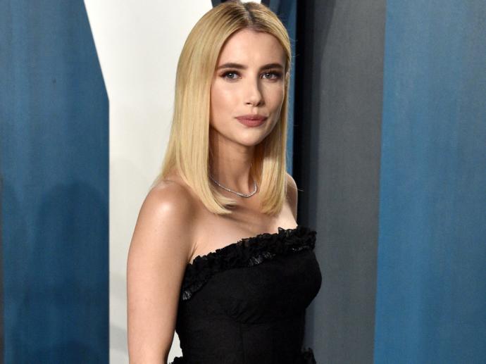 Whos better looking Emma Roberts or Emma Watson?