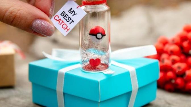 Which nerdy Valentine's day gift looks the most interesting?