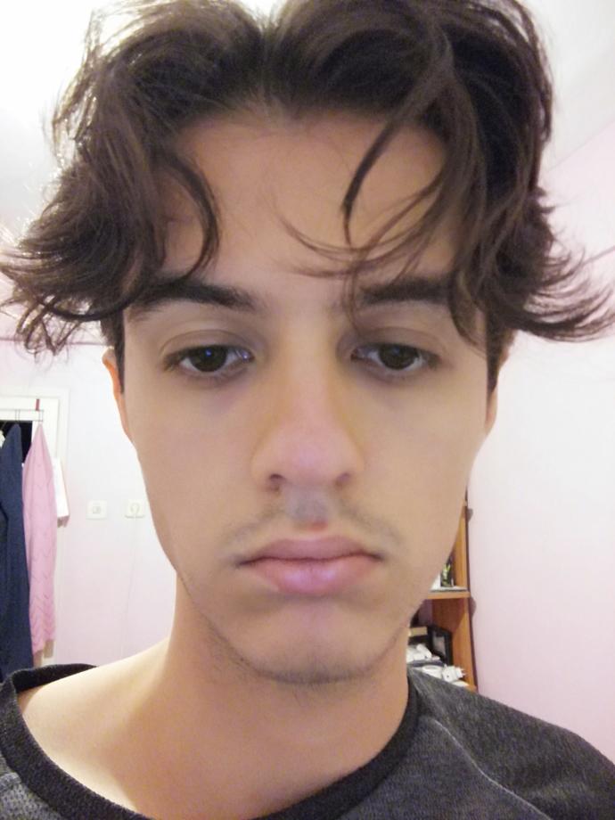 21 and I never had a girlfriend or been kissed and still a virgin never a date even. No girls like me I hate my life. Am ı too ugly or unattractive?