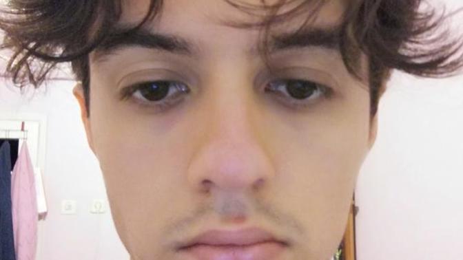 21 and I never had a girlfriend or been kissed and still a virgin never a date even. No girls like me I hate my life. Am ı too ugly or unattractive?