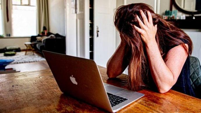 People are bothered by gold diggers, but what about guys who scam rich spoiled girls?