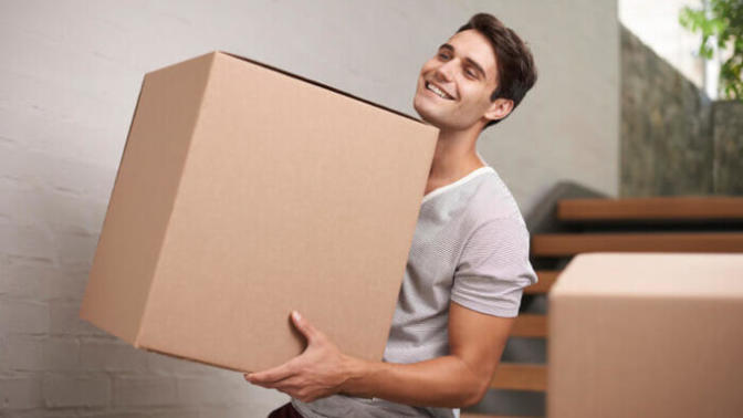 Are men supposed to help women, if the woman is carrying heavy objects?