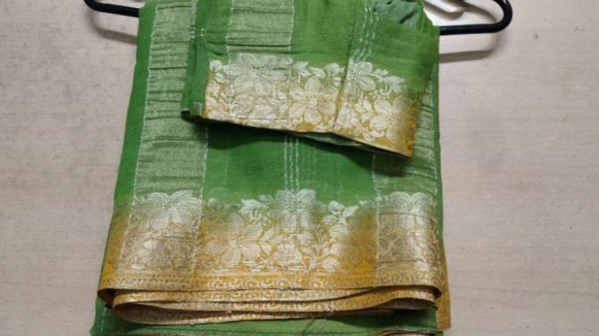 Is this Saree's colour that bad?