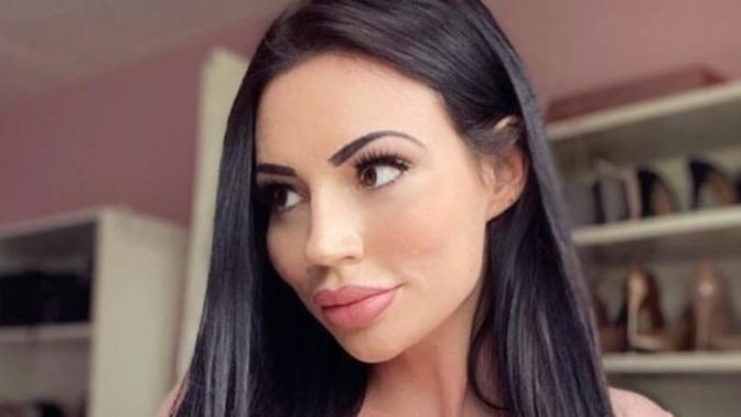 How do you know if she has big naturals or she is a phony?