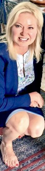 Does Bonnie Crombie Have Lovely Feet?
