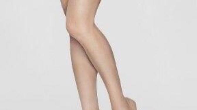 Which (if any) stockings for a red dress?