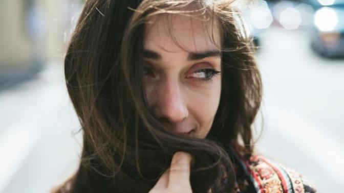 Are women more shallow than men?