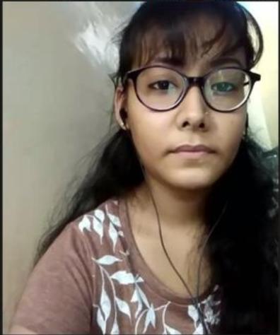 Guys, Which girl has a prettier/hotter face? My friend told me she had a prettier face than me so we just wanted to know?