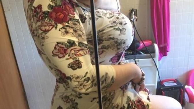 Which usually looks best, plain or floral dresses?