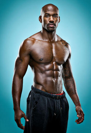 Do girls prefer muscles or average body types?