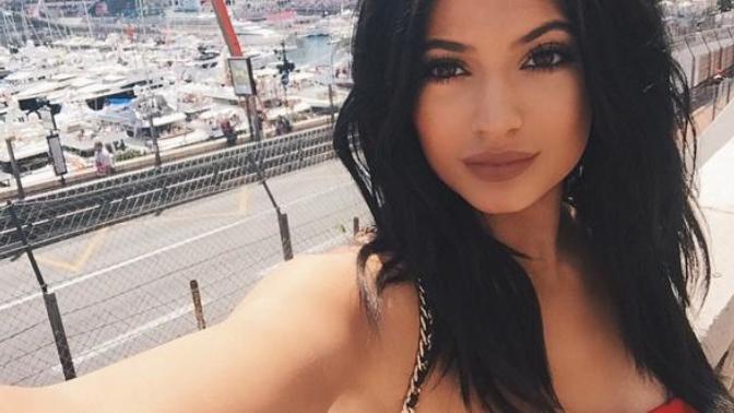 How can I look more Latina?