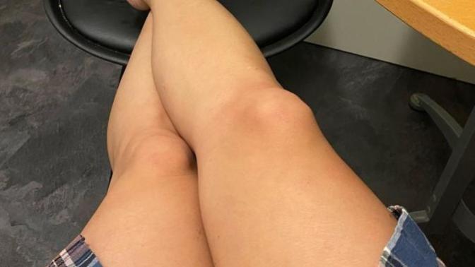 Would you rather a man with absolutely smooth legs or natural very hairy?