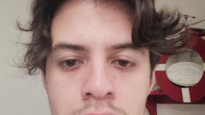 21 and I never had a girlfriend or been kissed and still a virgin never a date even. No girls like me I hate my life. Am ı too ugly or unattractive?