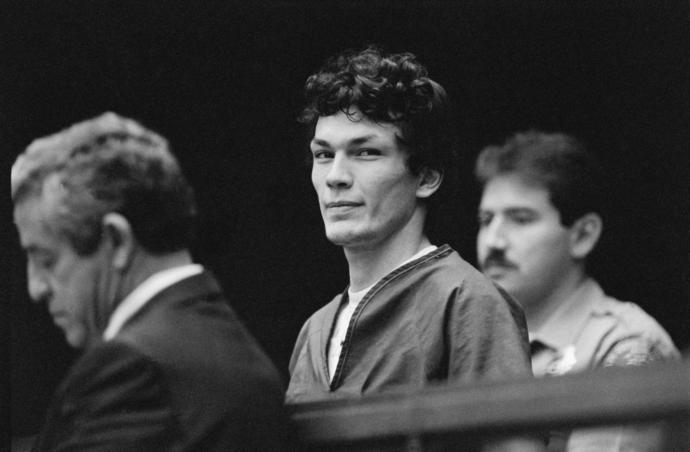 Why did Seriel killer Richard Ramirez attract so many fangirls?