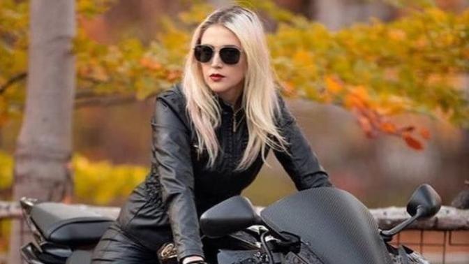 Guys, Why do u feel or think when you see a beautiful very smart girl? who does a cool hobby too?
